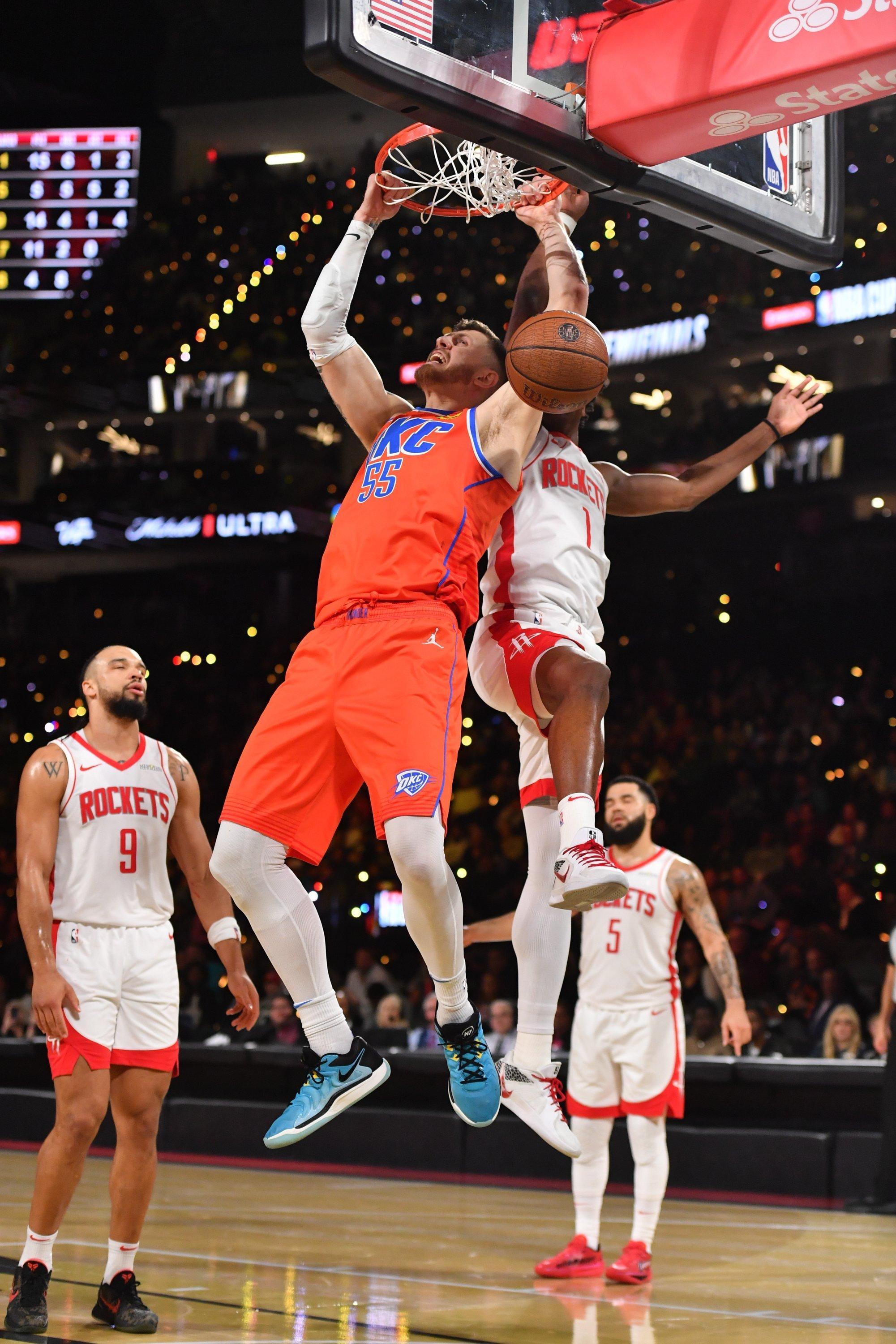 九游体育电竞 -冲刺阶段斯图加特调整名单以备NBA常规赛，再遭质疑环节打磨，媒体盛赞，轮换策略成焦点的简单介绍