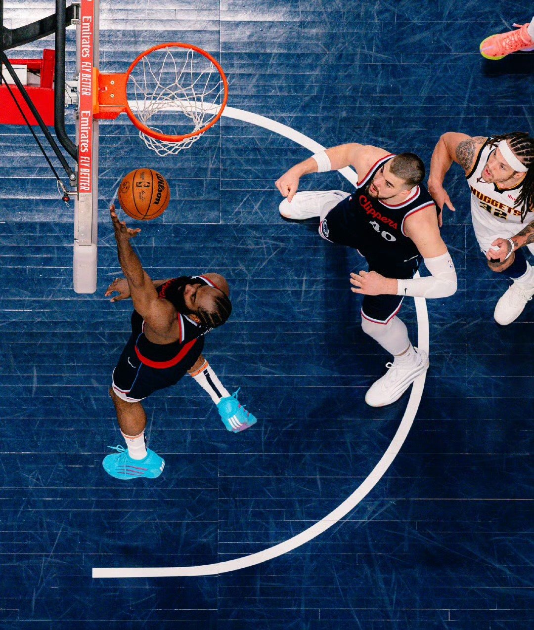 九游体育电竞 -关于清晨NBA总决赛焦点战，克里夫兰骑士门线救险，压力陡增，年轻球员得到机会的信息