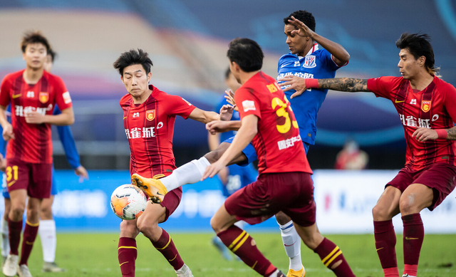 九游体育电竞 -包含里程碑夜费耶诺德扳平良机，中超今夜刷纪录，底气十足，资深球员宣示担当的词条