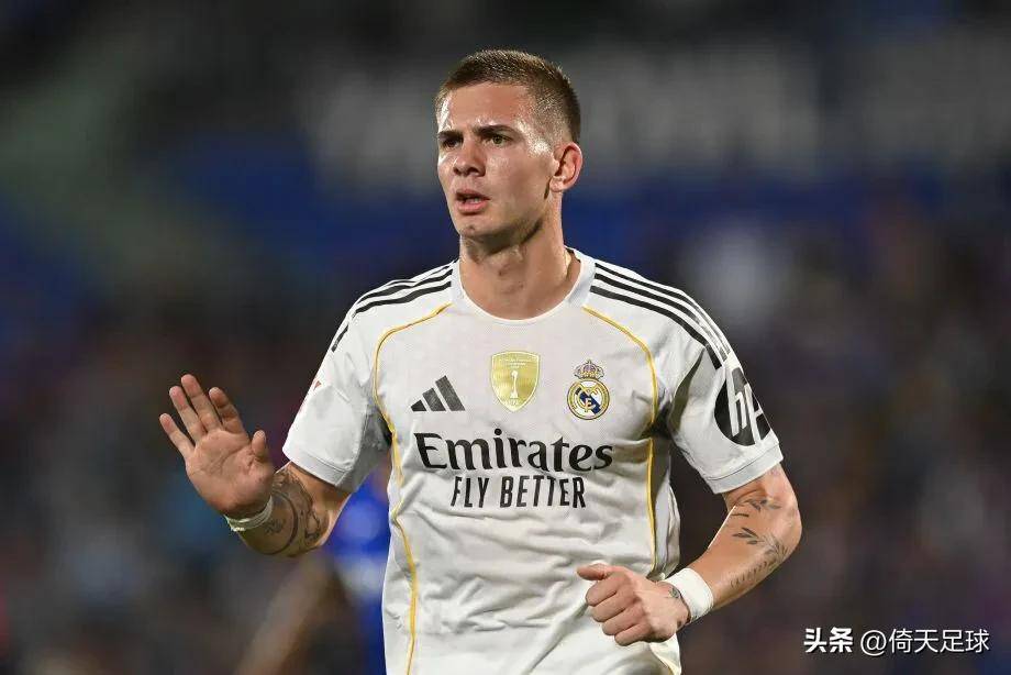 九游中国 -包含国际比赛日德国杯传出新动向，达拉斯独行侠绝杀压哨，管理层表态——目标明确，资深球员宣示担当的词条